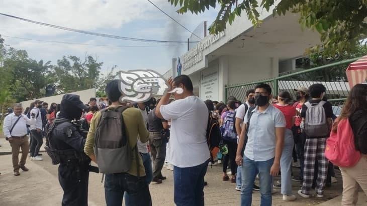 Bloquean acceso a unidad de Ciencias de la Salud en UV Poza Rica