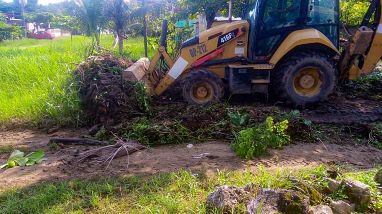 Continúa Gobierno de Coatzacoalcos Programa de Limpieza de Canales