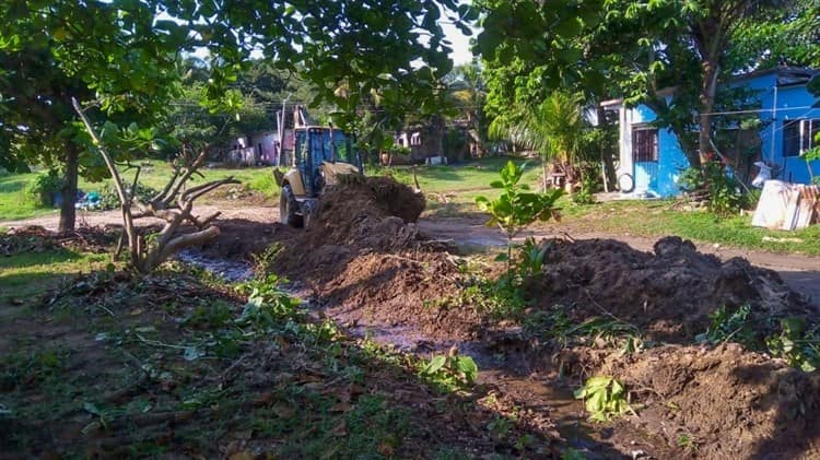 Continúa Gobierno de Coatzacoalcos Programa de Limpieza de Canales