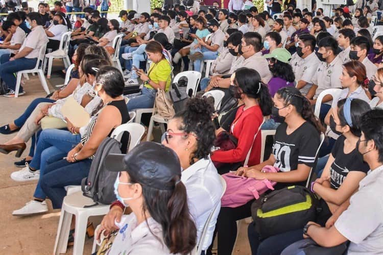 Gobierno de Coatzacoalcos alerta a estudiantes para evitar Ciberdelitos