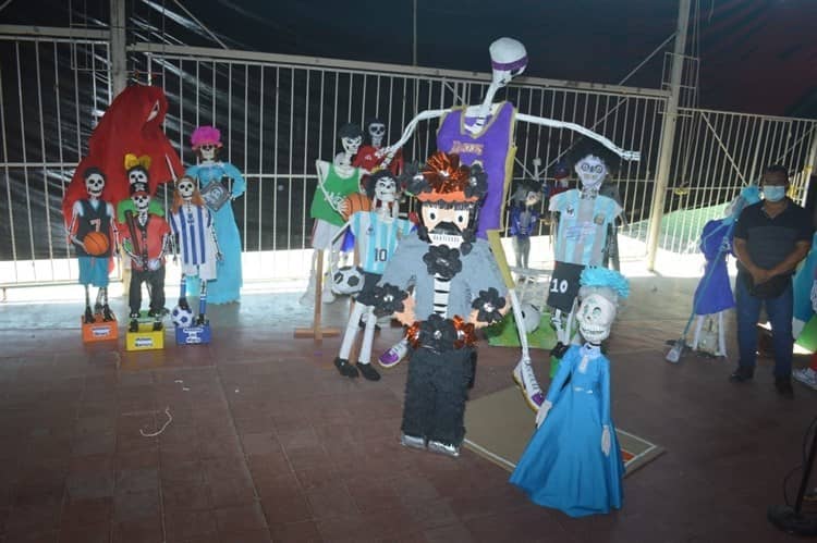 Escuelas impulsan tradición de Día de Muertos