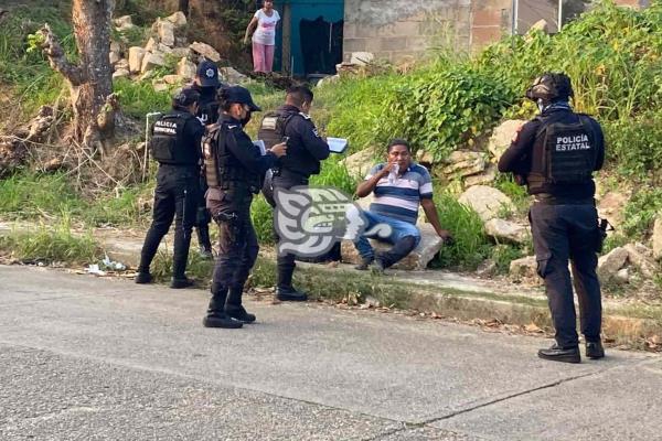 ¡Valió queso! comerciante es asaltado y baleado en Mina (+Video)