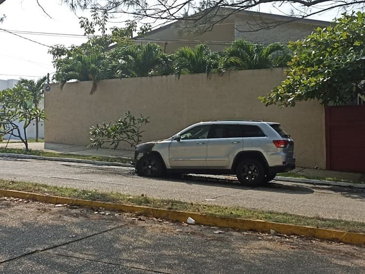 Camioneta se incendió en el Centro de Coatzacoalcos(+Video)