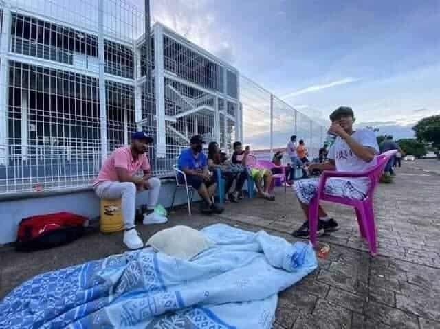 ¡Desde hoy! Arriban fanáticos al estadio Beto Ávila para concierto de Daddy Yankee en Veracruz