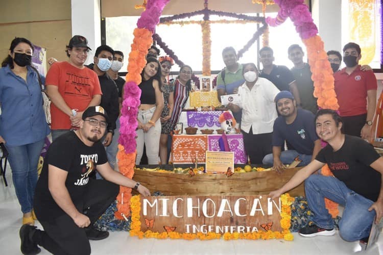 Celebran en Coatzacoalcos tradicional concurso de altares