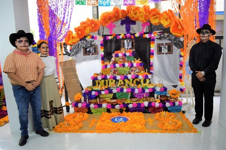 Celebran en Coatzacoalcos tradicional concurso de altares