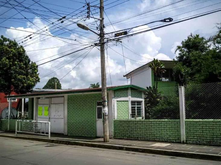 ¡Ahora en Coatepec! Alumnas de secundaria se desmayan y son hospitalizadas