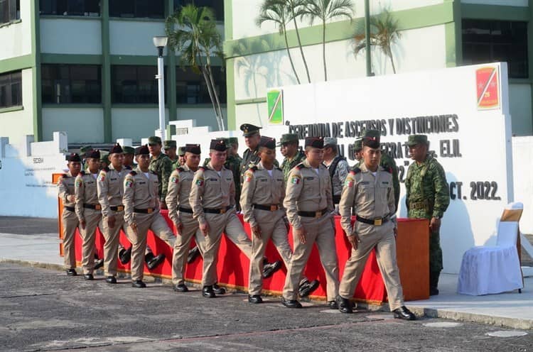 Entregan ascensos y distinciones a conscriptos en el 83 Batallón de La Boticaria (+Video)