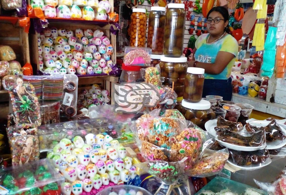 Calaveritas, pieza fundamental para el altar de muerto (+Video)