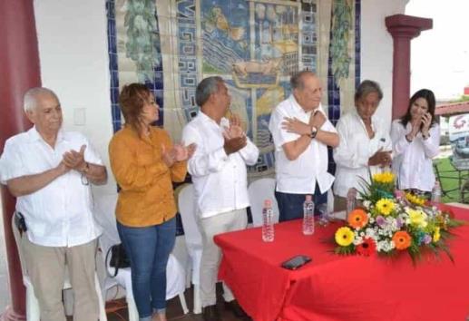 Reconocen al periodista José Robles en la Cuenca del Papaloapan
