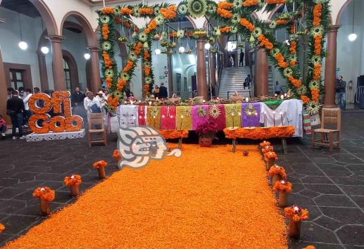 Población totonaca realiza altar en Palacio de Gobierno de Veracruz (+Video)