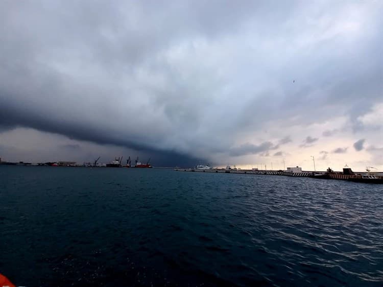 ¿Qué es una shelfcloud? La inmensa nube captada en costas de Veracruz