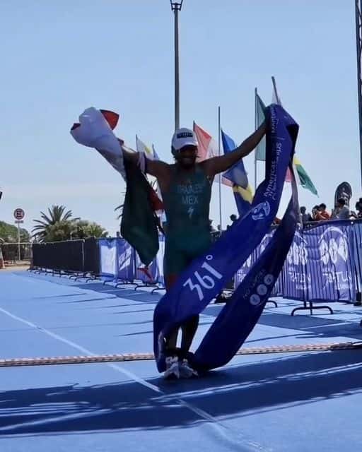 Domina Crisanto Grajales el Panamericano de Triatlón