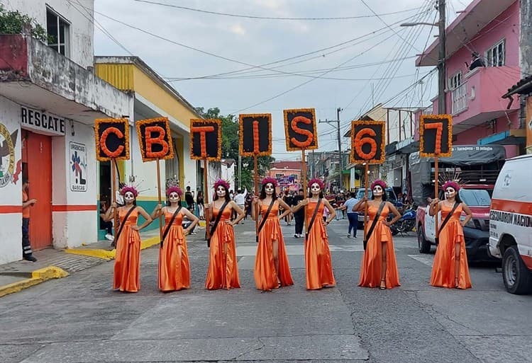 CBTIS 67 de Misantla realiza desfile de catrinas