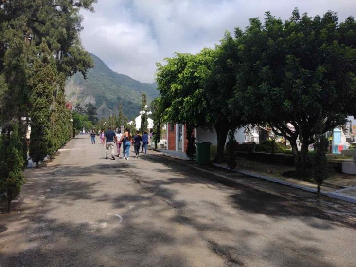 Esperan a unos 18 mil visitantes en cementerio de Orizaba