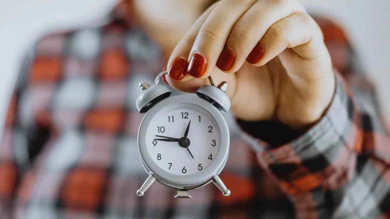 ¿Atrasaste el reloj una hora? Hoy inicia el Horario de Invierno 2022