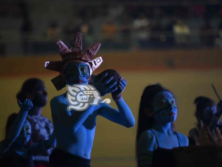 Rompen récord con el altar de Día de Muertos más grande del mundo en Xalapa