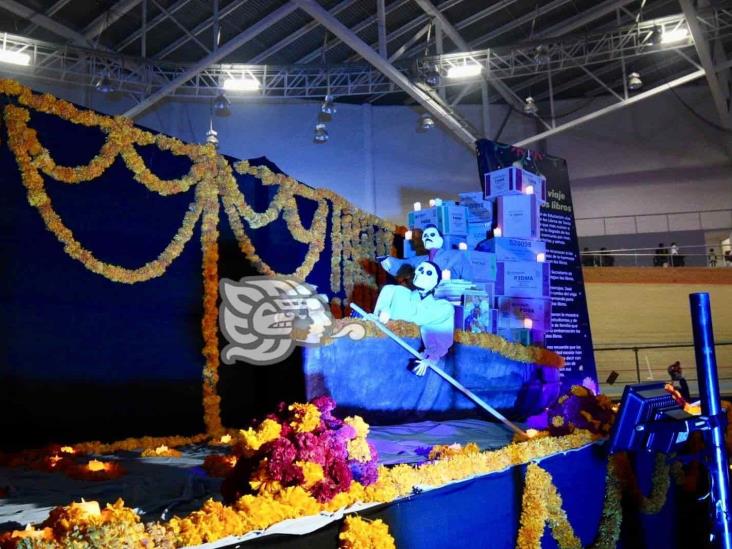 Rompen récord con el altar de Día de Muertos más grande del mundo en Xalapa