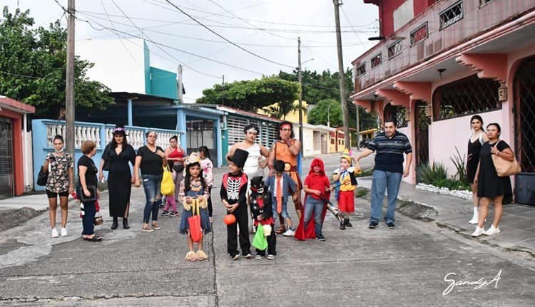 Salieron a pedir calaveritas en calles de Nanchital