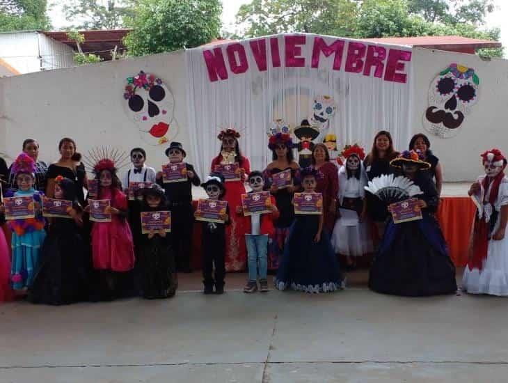 Realiza primaria evento alusivo a Día de Muertos