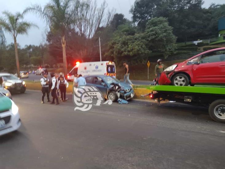 Automovilista causa accidente en Lázaro Cárdenas de Xalapa