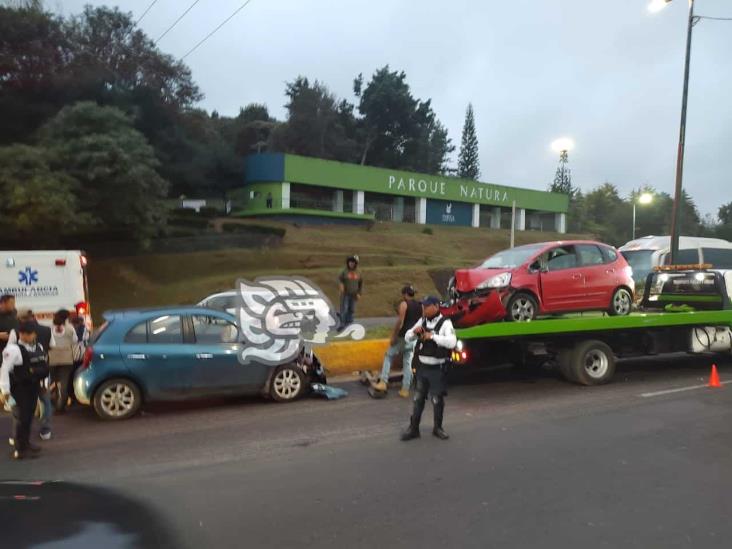 Automovilista causa accidente en Lázaro Cárdenas de Xalapa