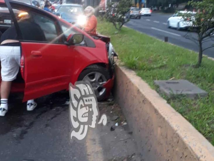 Automovilista causa accidente en Lázaro Cárdenas de Xalapa