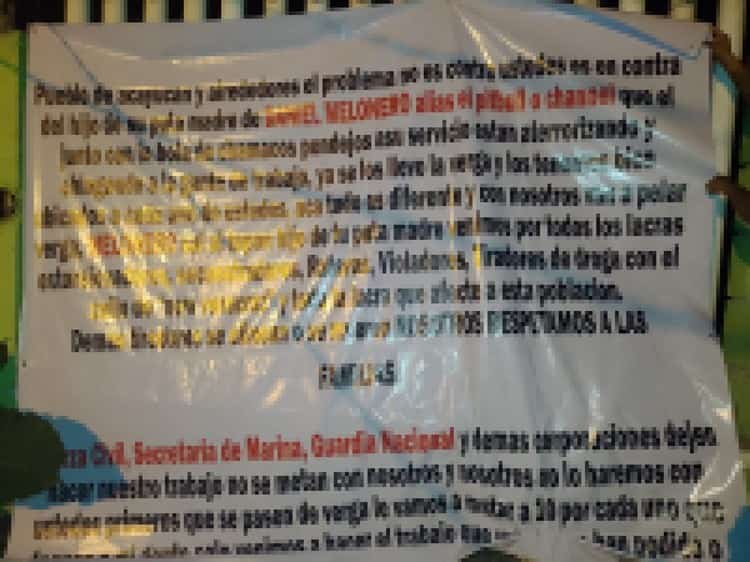 Con lona, advierten limpia de generadores de violencia en Acayucan(+Video)