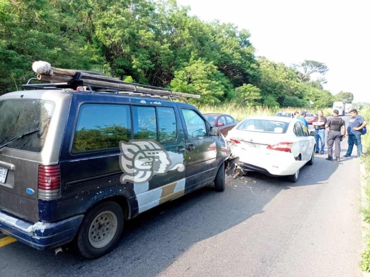 Se registra accidente en Alto Lucero; no reportan lesionados