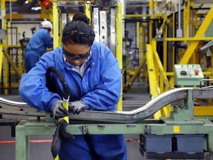 Sector manufacturero crece, pero aún por debajo de prepandemia: Inegi