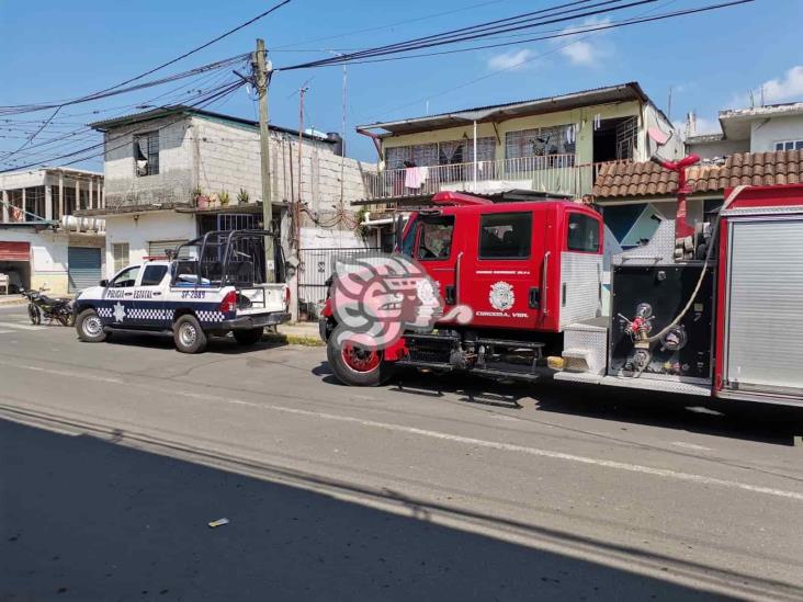 Veladora genera conato de incendio en vivienda de Córdoba