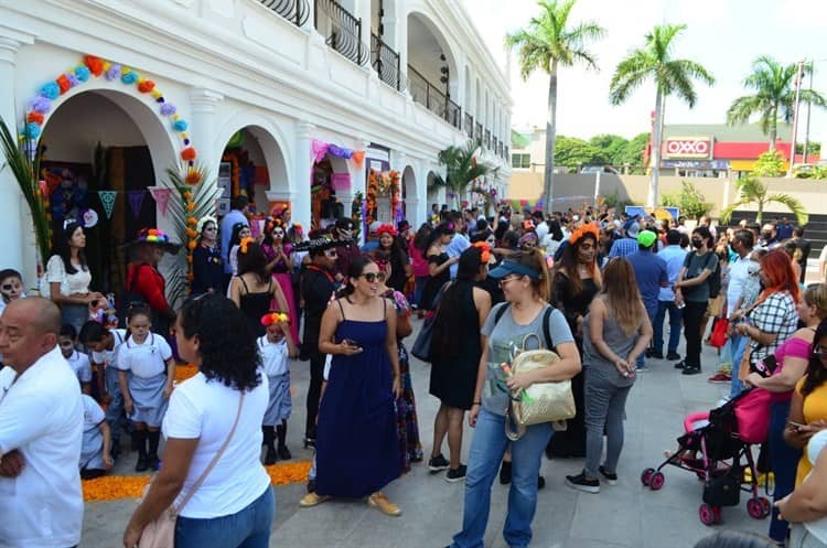 Inaugura alcalde de Boca del Río exposición de altares de Día de Muertos (+Video)