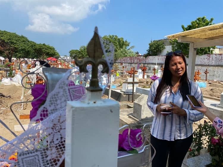 Con música, recuerdan a Doña Eleuteria partera tradicional de la Carranza en Boca del Río