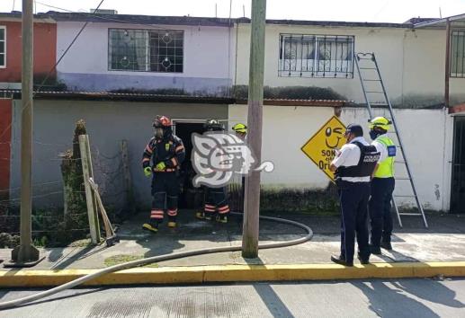 Incendio de vivienda genera intensa movilización en Orizaba