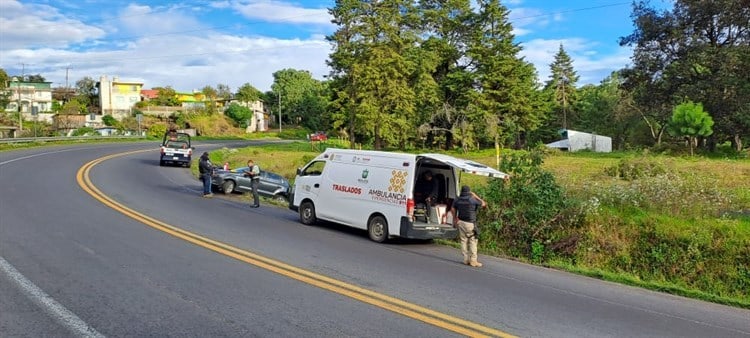 Automovilista resulta lesionado al accidentarse en la carretera Xalapa-Las Vigas