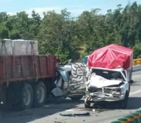 Fuerte movilización por accidente múltiple en Cuitláhuac