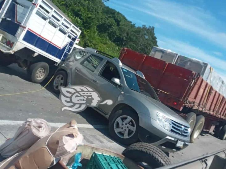 Fuerte movilización por accidente múltiple en Cuitláhuac