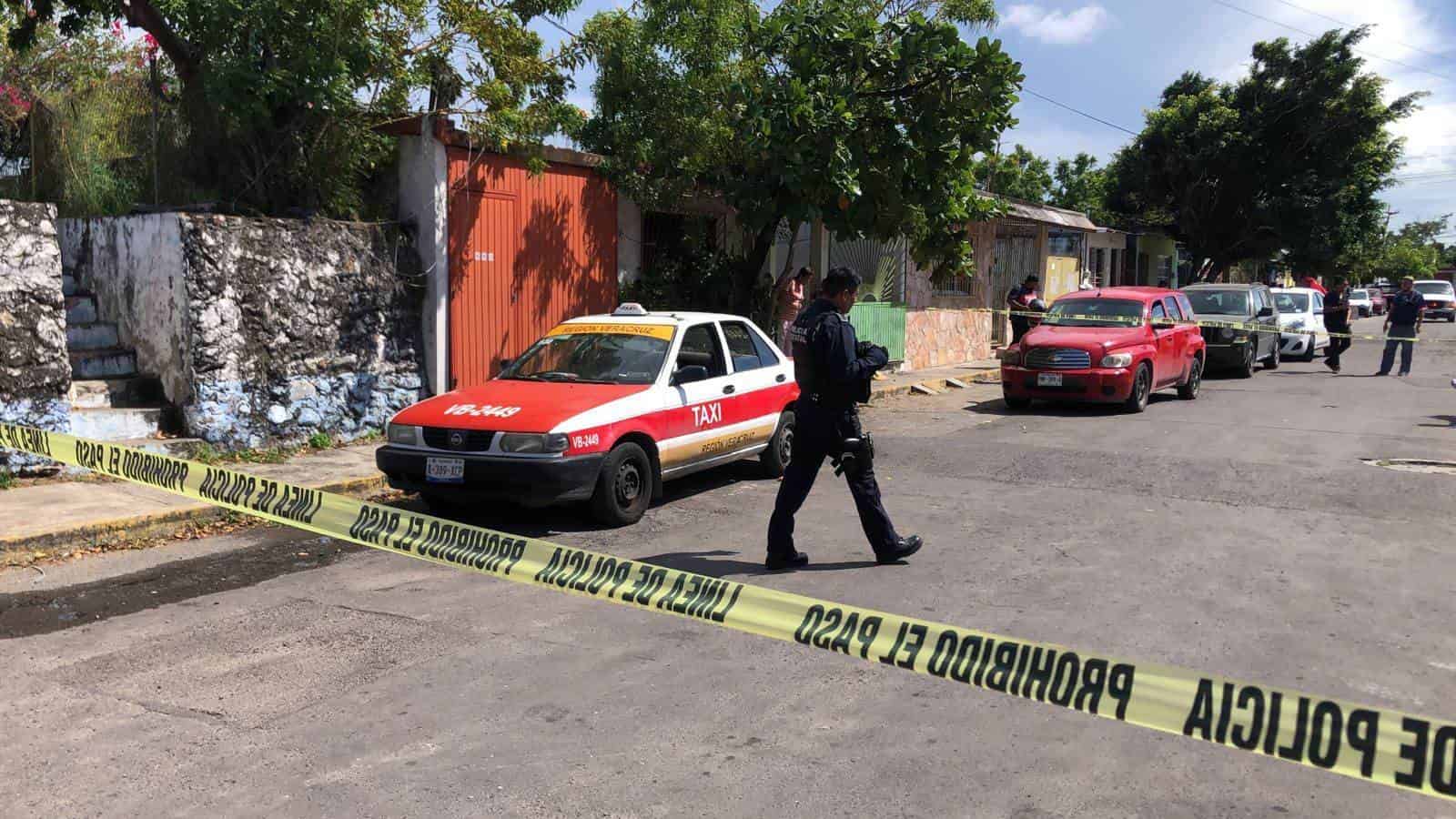 Taxista pierde la vida a bordo de su unidad en calles de Veracruz (+Video)