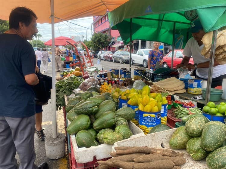 Mercadito de Veracruz adopta a comerciantes de diferentes regiones ¡conócelo!