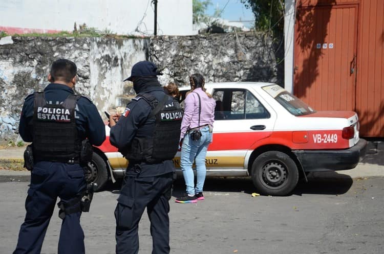 Taxista pierde la vida a bordo de su unidad en calles de Veracruz (+Video)