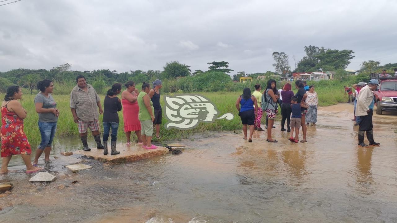 Familias de la Ampliación Reforma de Mundo Nuevo amanecieron entre el agua(+Video)