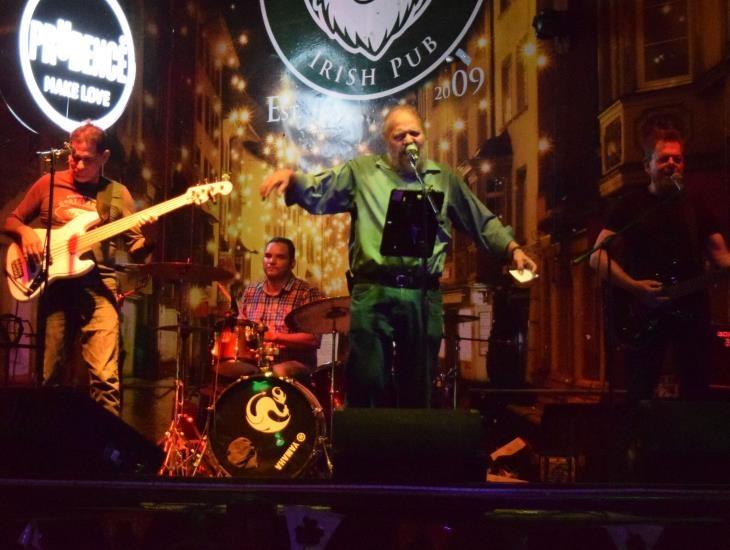 Esquizofonía revive el rock de los ochentas