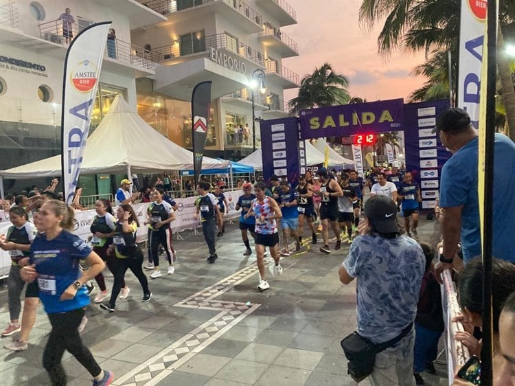 Cerrado el bulevar Manuel Ávila Camacho por Medio Maratón Nocturno en Veracruz (+Video)