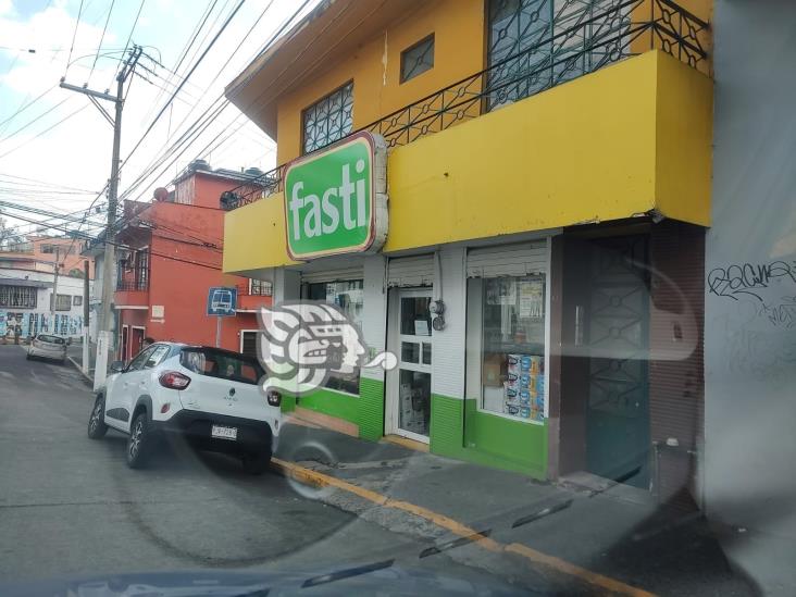 Capturan a sujeto por asaltar un Fasti, en pleno centro de Xalapa