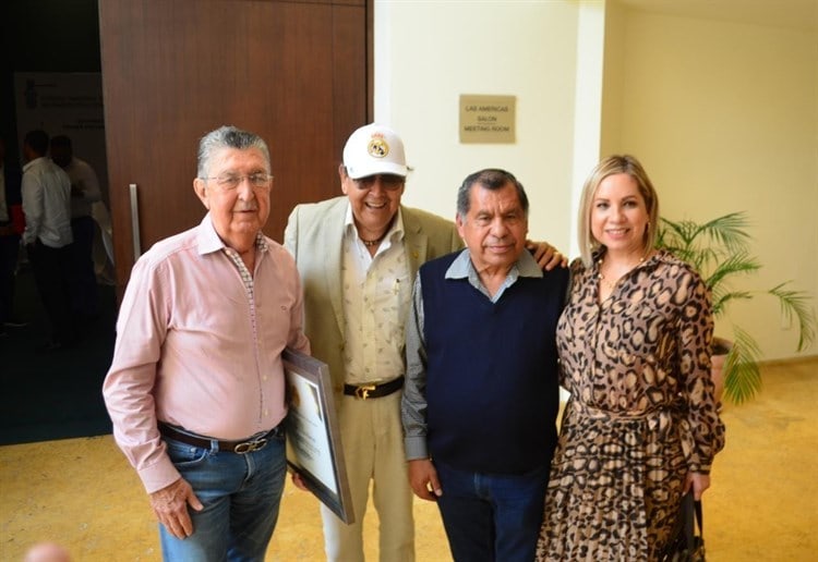 Realizan homenaje a licenciado Manuel Oscar Enciso Villarreal