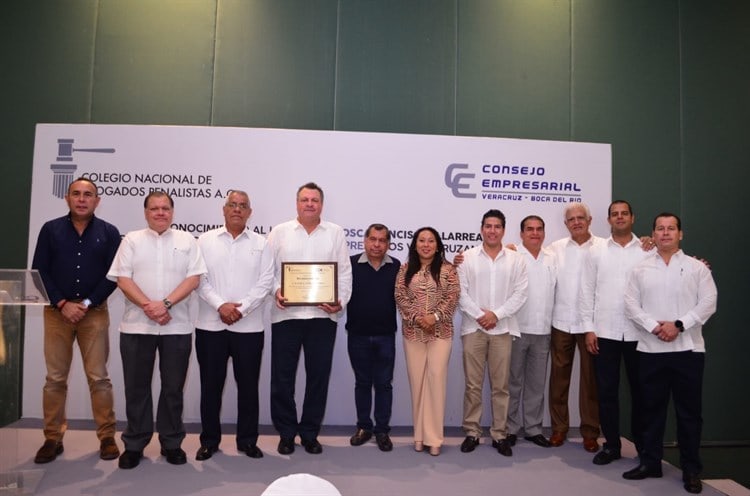 Realizan homenaje a licenciado Manuel Oscar Enciso Villarreal