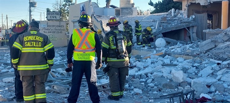 Explosión por acumulación de gas arrasa con negocios en Saltillo