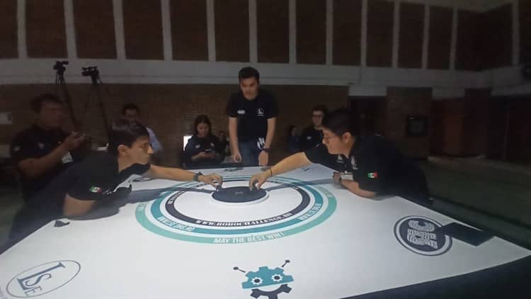 Estudiantes del Tec de Poza Rica triunfan en Torneo de Robótica en Rumanía