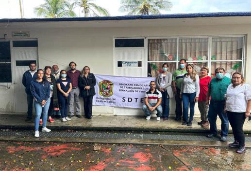 SDTEV toma la SEV y supervisiones escolares  en Coatzacoalcos