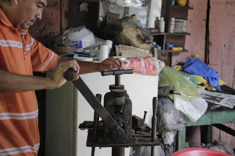 José Alberto, un joyero que lucha por sobrevivir; he tenido que bajar mis costos